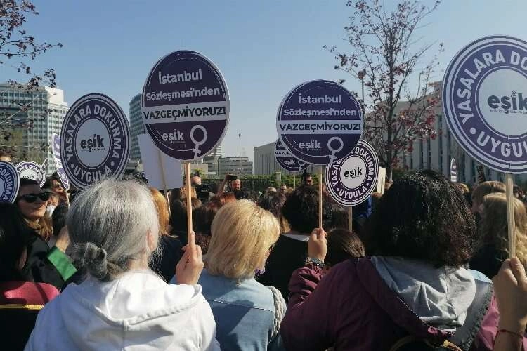 SES’ten ‘Kadın ve Eşitlik Bakanlığı’ talebi haberinin görseli