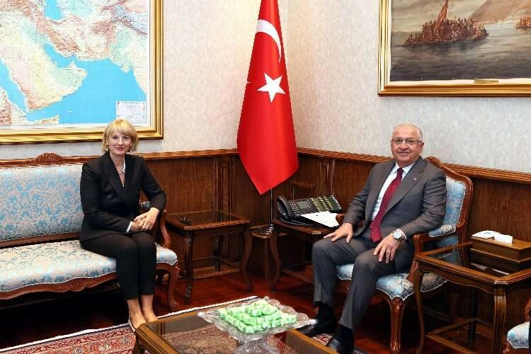 Bakan Güler İngiltere Büyükelçisi Morris'i kabul etti haberinin görseli