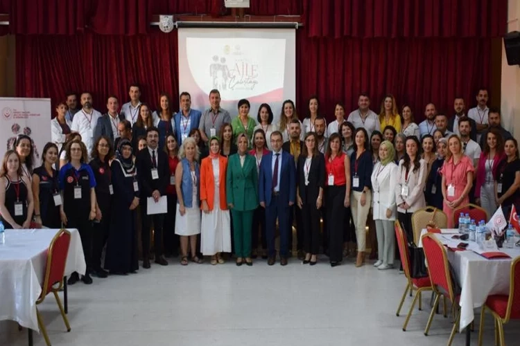 Denizli'de Aile Çalıştayı'na yoğun katılım