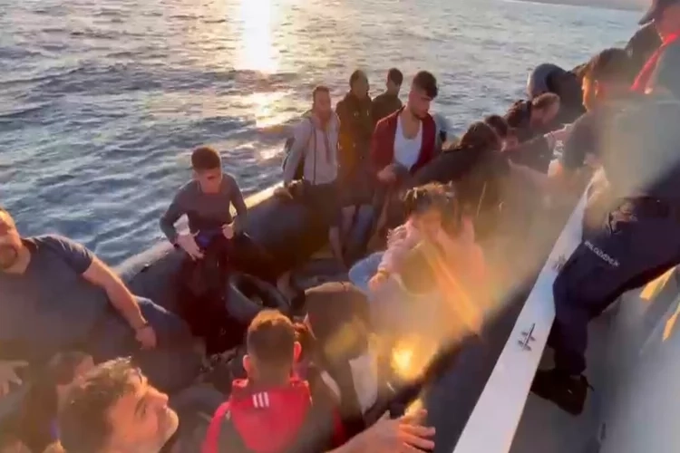 Kuşadası açıklarında 35 düzensiz göçmen yakalandı haberinin görseli