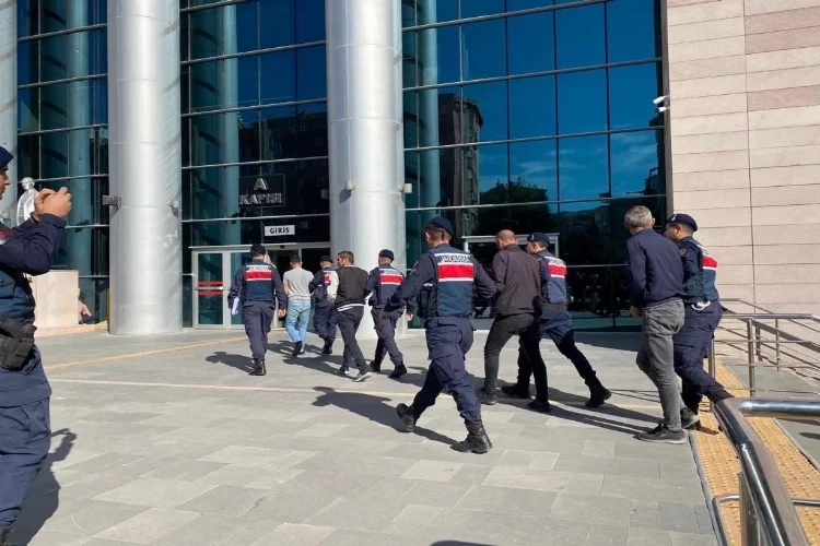 Kütahya'da kablo hırsızları yakalandı haberinin görseli