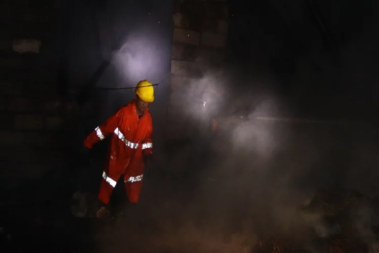 Iğdır'daki yangında bir kadın dumandan zehirlendi haberinin görseli