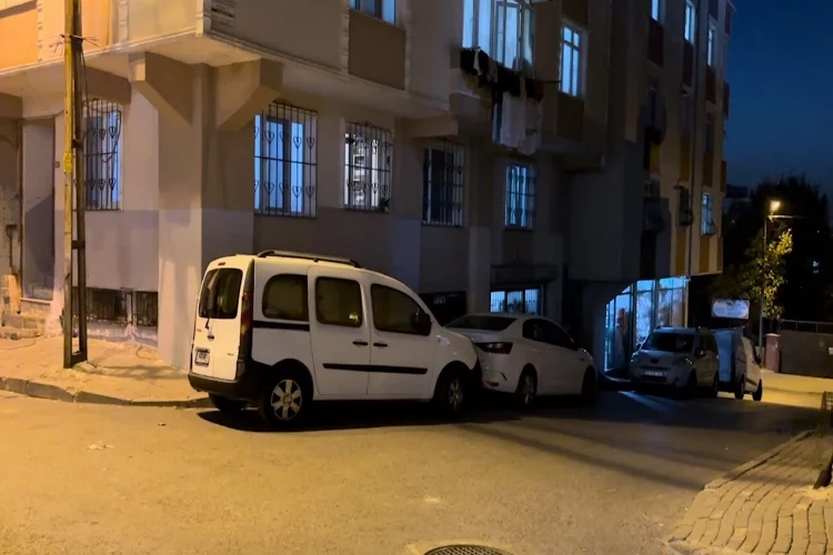 İstanbul'da tartışan lise öğrencilerin arasına silahla daldı haberinin görseli