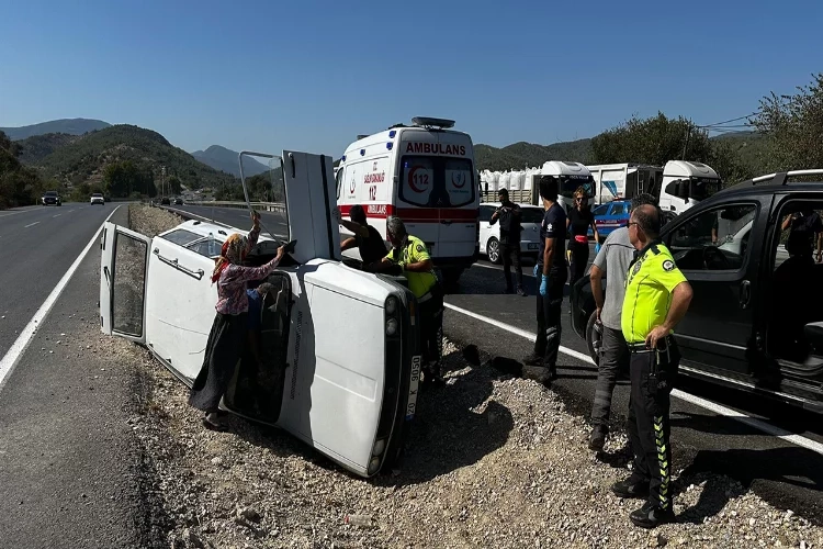 Yan yatan otomobilden mucize eseri kurtuldular