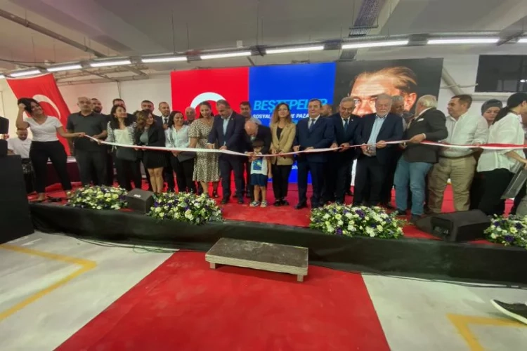 Soyer’den dönüşüm mesajı: Müteahhitleri zengin edecek bir çare aramadık haberinin görseli