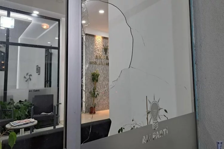 AK Parti Muğla İl Başkanlığına saldırı haberinin görseli