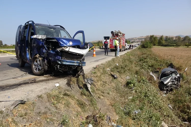 Çanakkale’de feci kaza: Ölü ve yaralılar var haberinin görseli