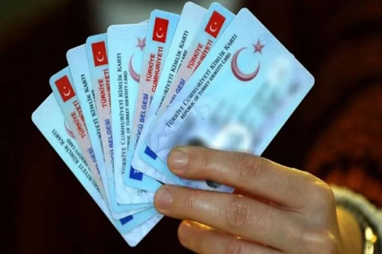 Resmî Gazete’de yayımlandı! Ehliyete yaş sınırlaması değişiyor haberinin görseli
