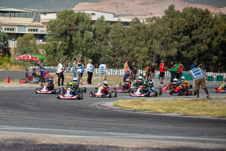 MOTUL 2023 Türkiye Karting Şampiyonası İzmir'de start verdi haberinin görseli