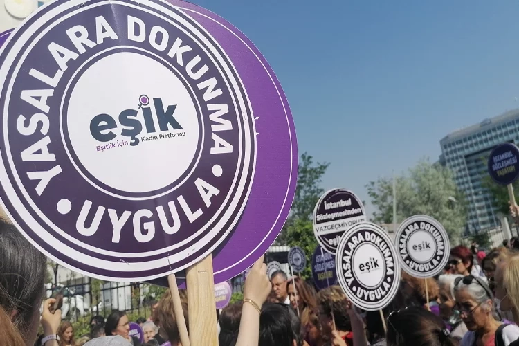 EŞİK: Önce anayasaya saygı haberinin görseli