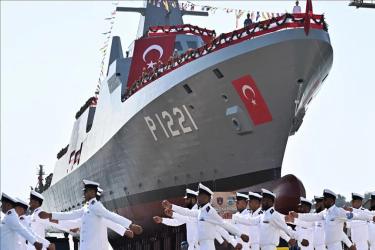 İstanbul'da Pakistan MİLGEM teslimatı ile karakol gemilerini denize indirme töreni haberinin görseli