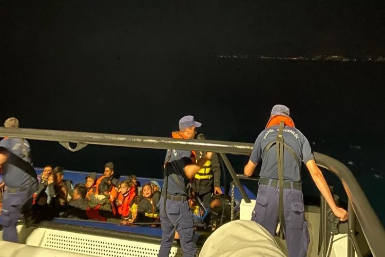 İzmir açıklarında 151 düzensiz göçmen yakalandı haberinin görseli