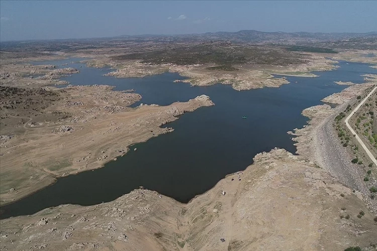 Edirne'ye içme suyu sağlayan barajın su seviyesi eksiliyor