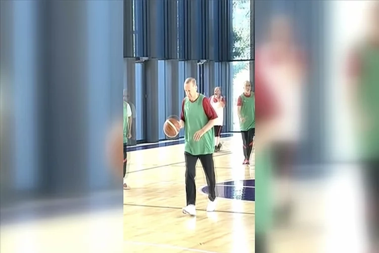 Cumhurbaşkanı Erdoğan, basketbol oynadı