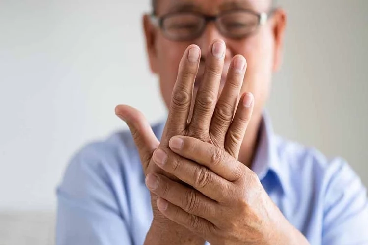 Uzm. Dr. Yetener: Parkinson hastaları düzenli egzersiz yapmalı haberinin görseli