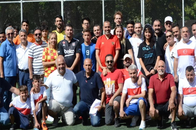 CHP Konak 100. Yıl Mini Futbol Turnuvası’nda ilk düdük çaldı haberinin görseli
