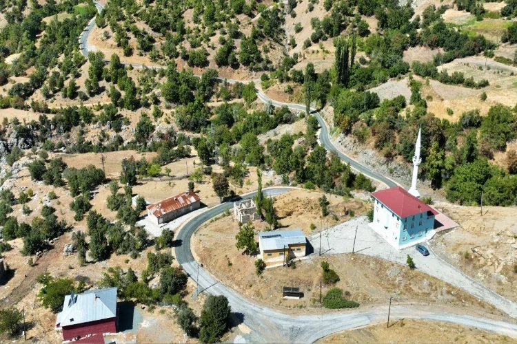 Malatya Büyükşehir'in Pütürge’de çalışmaları sürüyor haberinin görseli