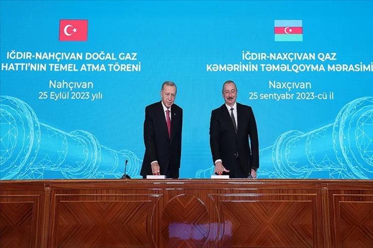 Iğdır-Nahçıvan Doğal Gaz Boru Hattı'nın temelini attı haberinin görseli