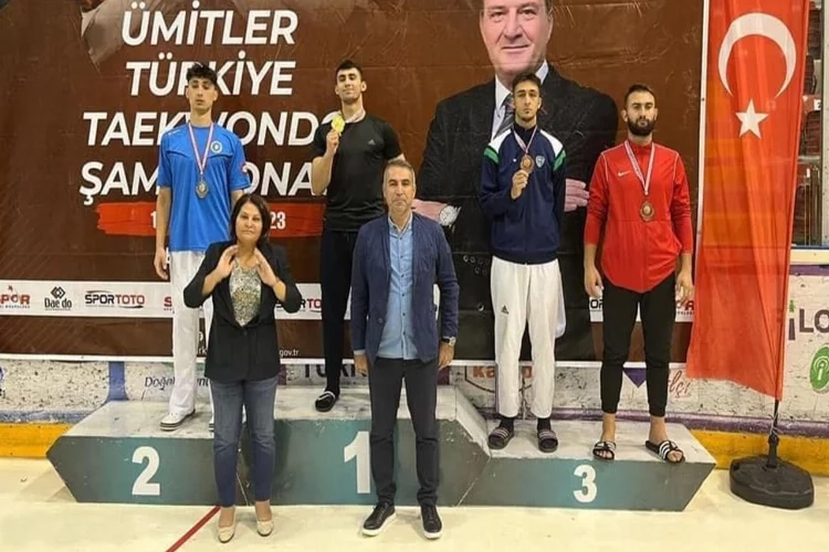 Arif Köse, Taekwondo Şampiyonasında bronz madalya kazandı