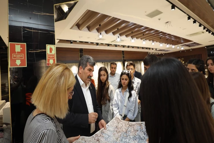 Gençler halı sektörüne yöneliyor haberinin görseli