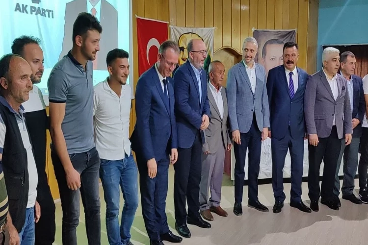 Hisarcık AK Parti’de rozet takma sevinci haberinin görseli