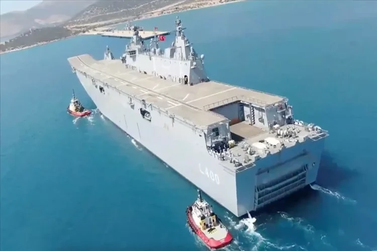TCG Anadolu, Mersin'deki Taşucu Ağalar İskelesi'ne yanaştı haberinin görseli