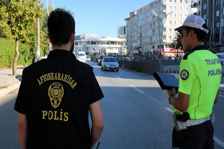 Afyonkarahisar'da şok uygulama: 10 araca ceza yağdı haberinin görseli
