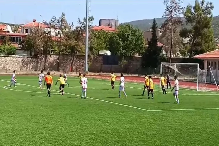 Ayyıldızspor, lige 3 puanla başladı