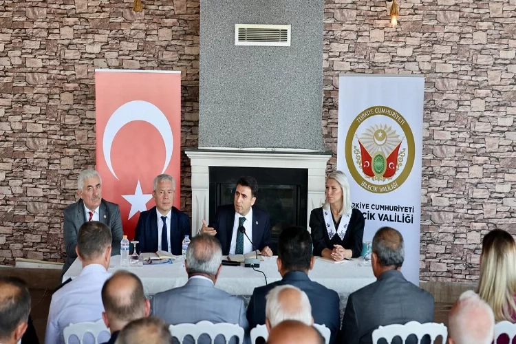 Bilecik Valisi köylerin su ve alt yapı sorunlarını dinledi haberinin görseli