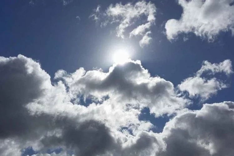 İzmir'de bugün hava nasıl olacak? İşte saatlik hava durumu 26.09.2023 haberinin görseli