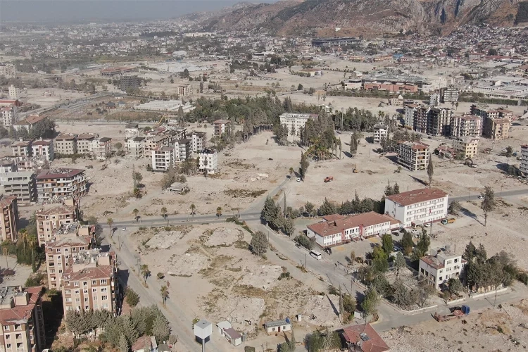 Hatay’da vatandaş yıllarca yaşadığı sokakları tanıyamaz hale geldi