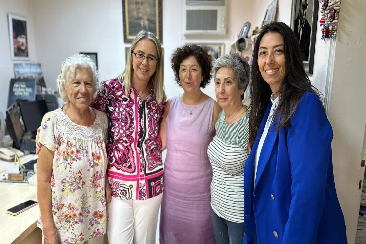 “Muhtarın da kadını farkını gösteriyor” haberinin görseli