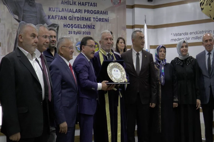 Kayseri’de yılın ahisine kaftanı giydirildi haberinin görseli