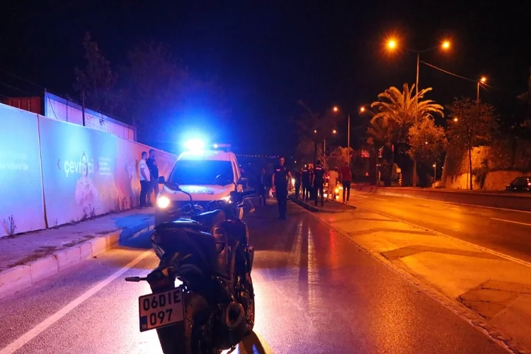 İzmir'de feci kaza: Öğretmen canından oldu haberinin görseli
