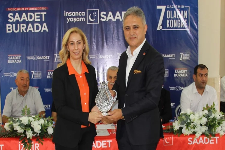 Saadet Partisi Genel Başkan Yardımcısı Sezen İzmir’de konuştu haberinin görseli