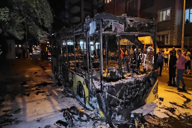 Aydın'da bir otobüs küle döndü haberinin görseli
