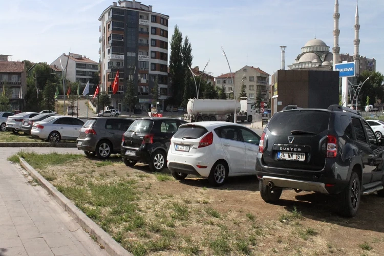 Uşak’ta ikinci el araç alımı düştü