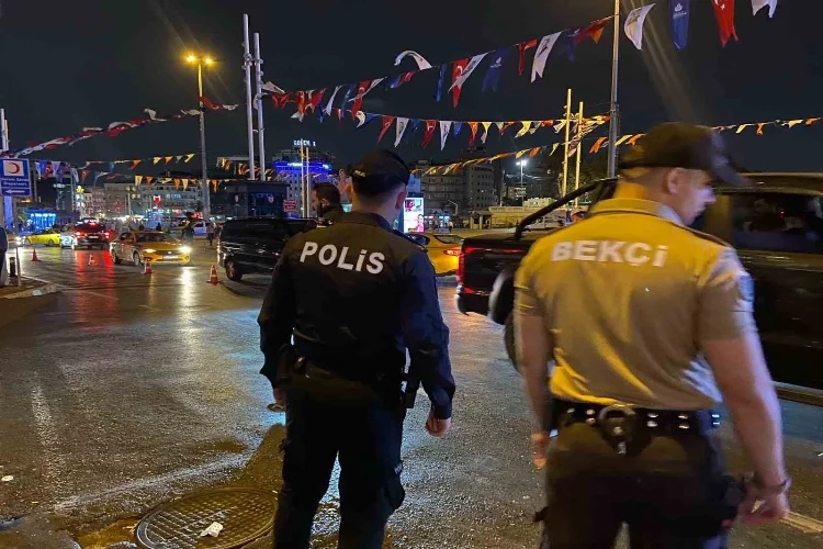 İstanbul'da helikopter destekli 'Huzur' uygulaması haberinin görseli