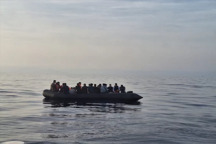 İzmir sularında düzensiz göçmen hareketliliği haberinin görseli