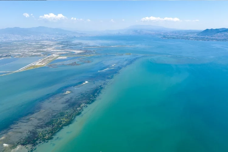 İzmir Körfezi’nin suyu iyileşiyor haberinin görseli