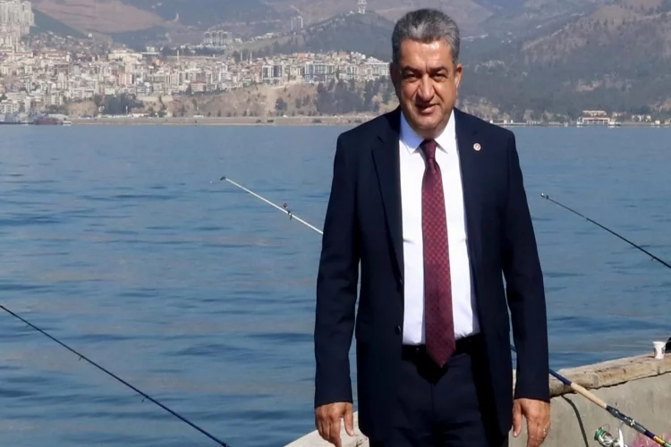 Serter’den Şehir Hastanesi tepkisi: Yıllardır İzmir halkını kandırıyorsunuz haberinin görseli