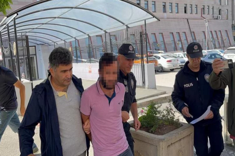 Eskişehir’de okulda öğretmenlere bıçak çeken şüpheli tutuklandı haberinin görseli