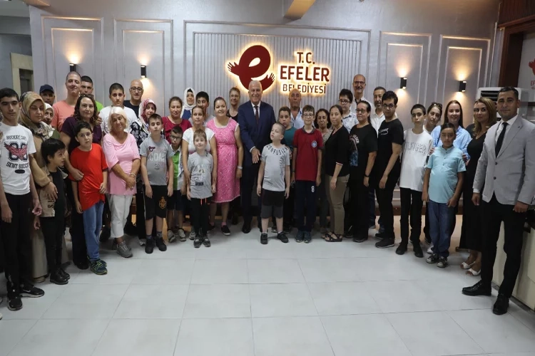 Başkan Atay, özel konuklarını ağırladı   haberinin görseli