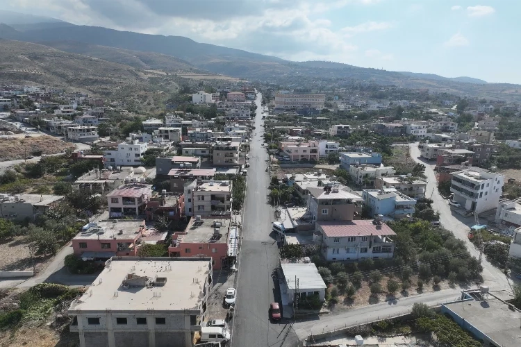 Hatay'da depremin tahrip ettiği yollar onarılıyor