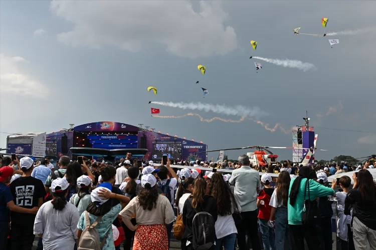 TEKNOFEST İzmir'de, ikinci gün etkinliklerle devam ediyor haberinin görseli