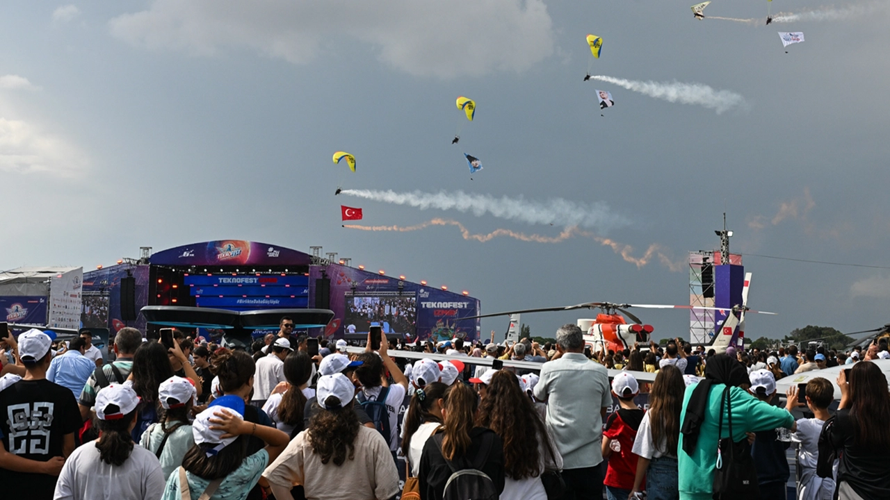 TEKNOFEST İzmir ikinci gün etkinliklerle devam ediyor