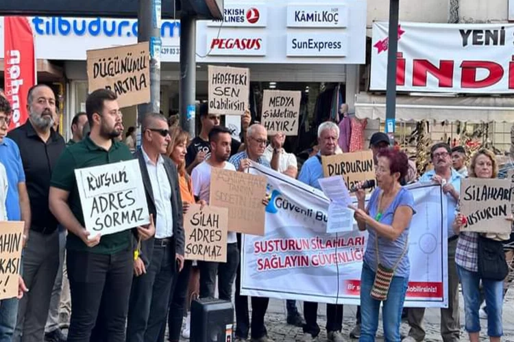 Buca'da silaha hayır eylemi haberinin görseli