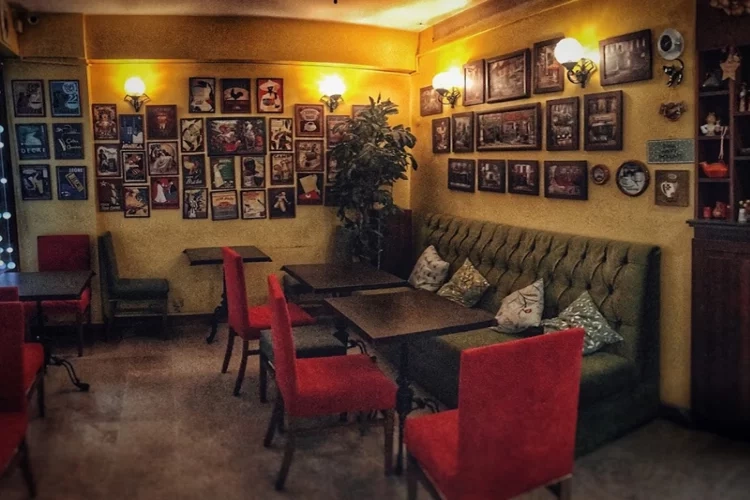Öğrenciler için Bornova Küçükpark popüler kafeler haberinin görseli