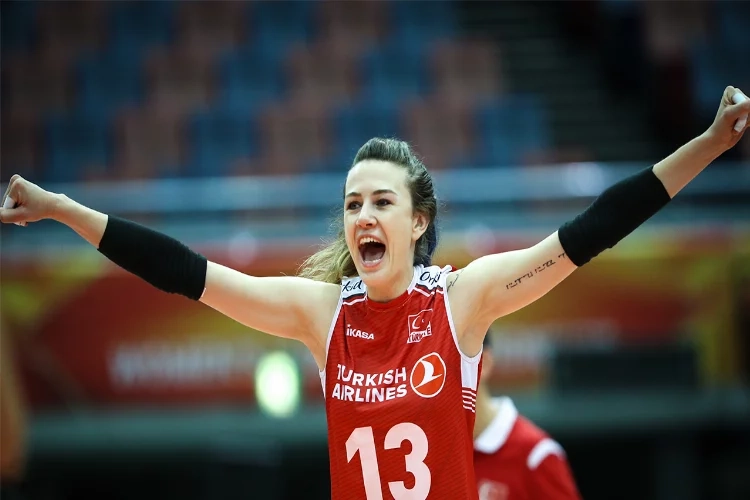 Milli voleybolcu Meryem Boz'dan yanıt: Gereksiz söz kalbimizi kırıyor haberinin görseli