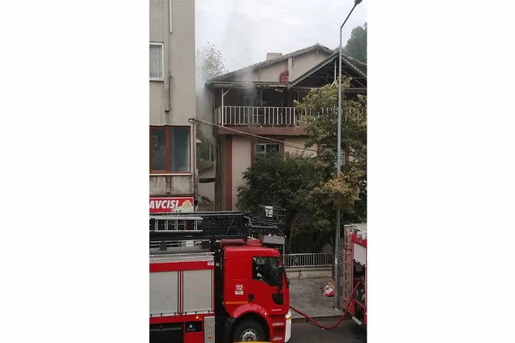 Tekirdağ’da yangın paniği! Eski öğretmenevi binası alevlere teslim oldu